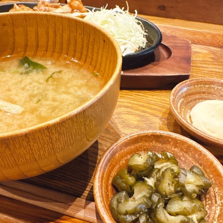 しんぱち食堂 東梅田店 鶏生姜焼き定食 肉並盛
