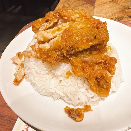 タイキッチンカオマンガイ 揚げ鶏