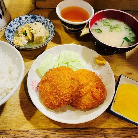 大阪屋お昼定食（メンチカツ）豆腐みそ汁