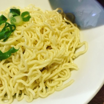 ずんどう屋ちぢれ麺