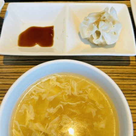 小肥羊 大阪本店 定食のスープと焼売